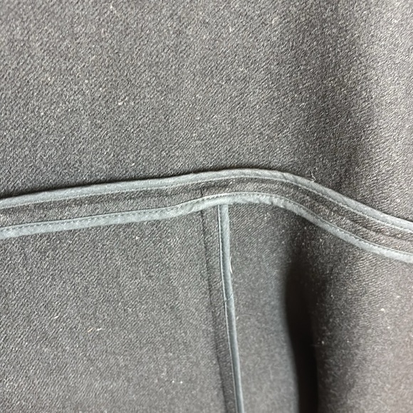 ELIZABETH & JAMES 100% Wool Oversized Cape Coat - Picture 10 of 11